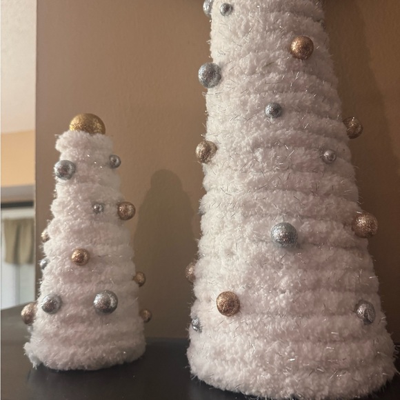 Elegant Holiday Cone Trees with Gold and Silver Accents - Picture 5 of 6